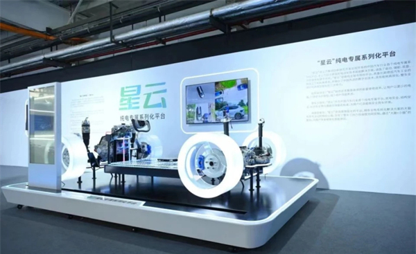 汽車強(qiáng)國路上，步履不停的上汽