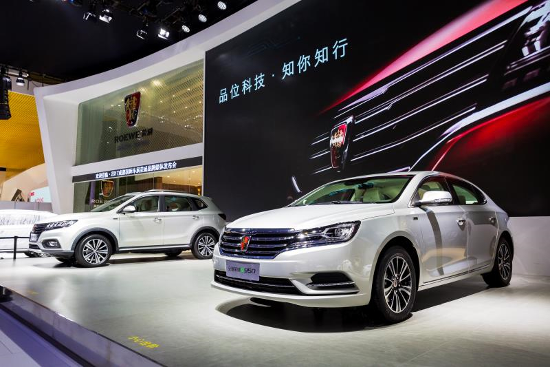全新榮威950、榮威e950定義“高級(jí)轎車” 成都車展亮相售價(jià)16.88萬(wàn)起 互聯(lián)網(wǎng)汽車上市一周年 系統(tǒng)升級(jí)帶來(lái)顛覆式進(jìn)化
