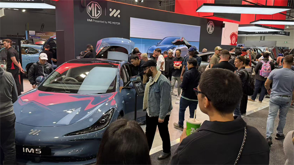 智己汽車正式登陸澳大利亞，雙車閃耀墨爾本車展